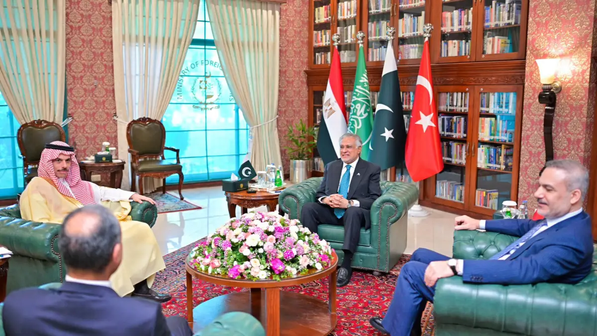 W Islamabadzie ruszyły rozmowy dotyczące odblokowania cieśniny Ormuz / Portal Stoczniowy