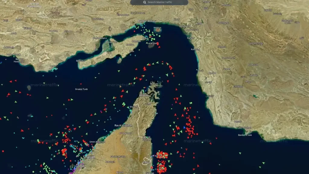 Cieśnina Ormuz nie jest zamknięta. Iran stworzył system selekcji statków / Portal Stoczniowy