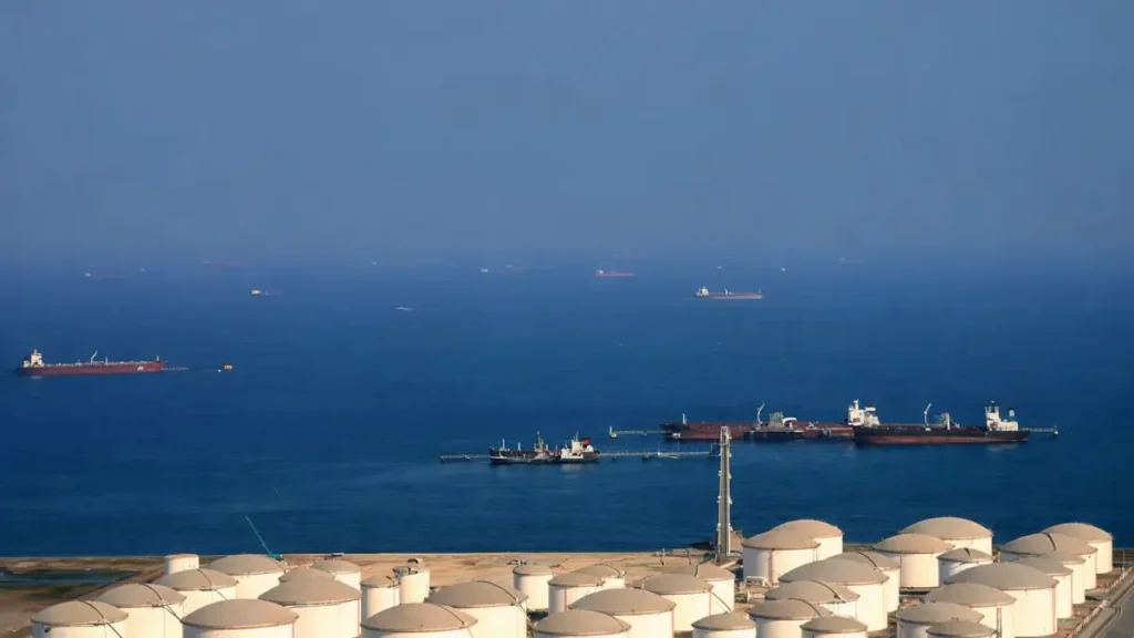 Nie tylko Ormuz. Iran bierze za cel infrastrukturę, która miała ratować eksport ropy / Portal Stoczniowy